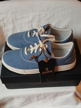 OluKai Women's Blue Canvas Low-Top Sneakers with Cream Laces